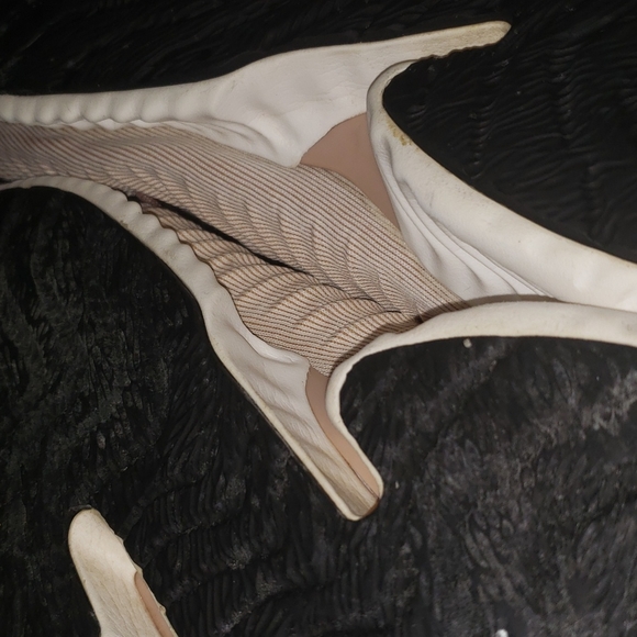 EUC Alphabounce Adidas Pearl Ash Tennis Running Athletic Shoes - Picture 10 of 13